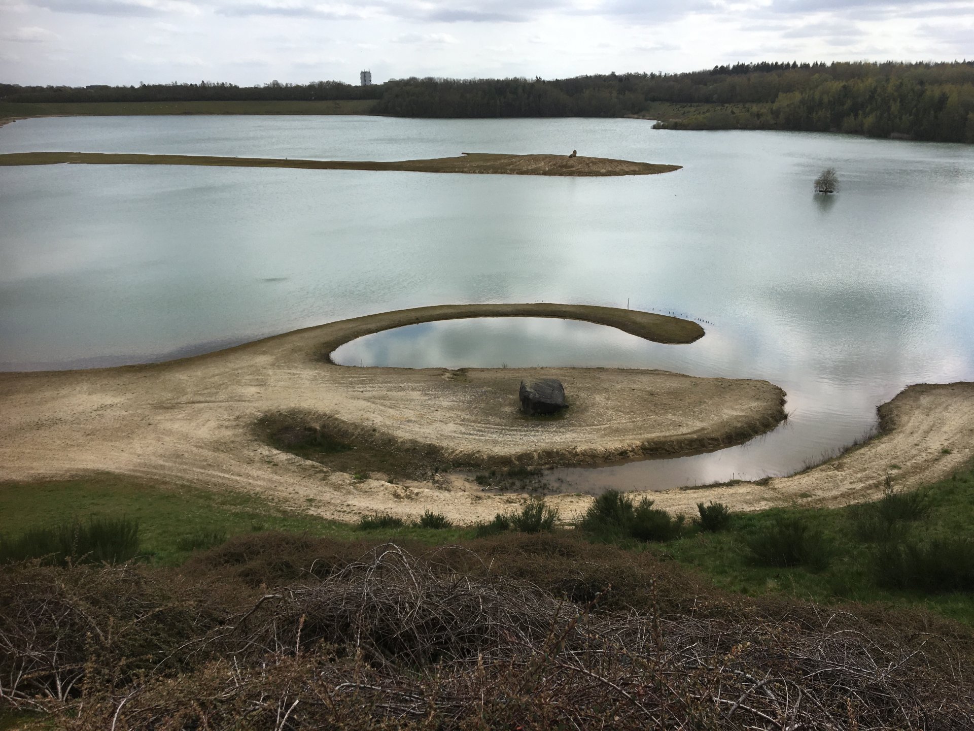 Robert Smithson, Broken Circle/Spiral Hill 1971 © Holt/Smithson Foundation / Pictoright, foto Leon Verschuur
